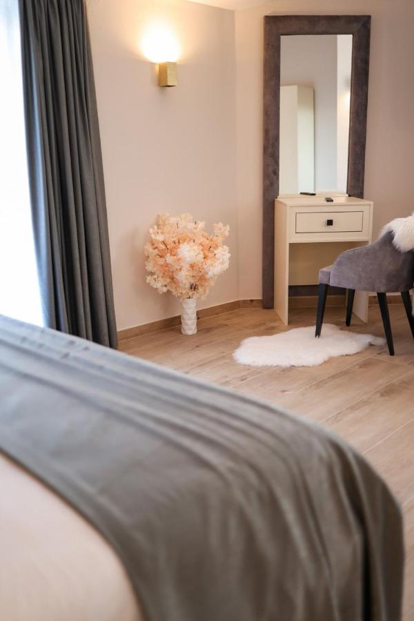 Castello Exclusive Rooms With Breakfast - By Ta Leut Agency Privlaka  Kültér fotó