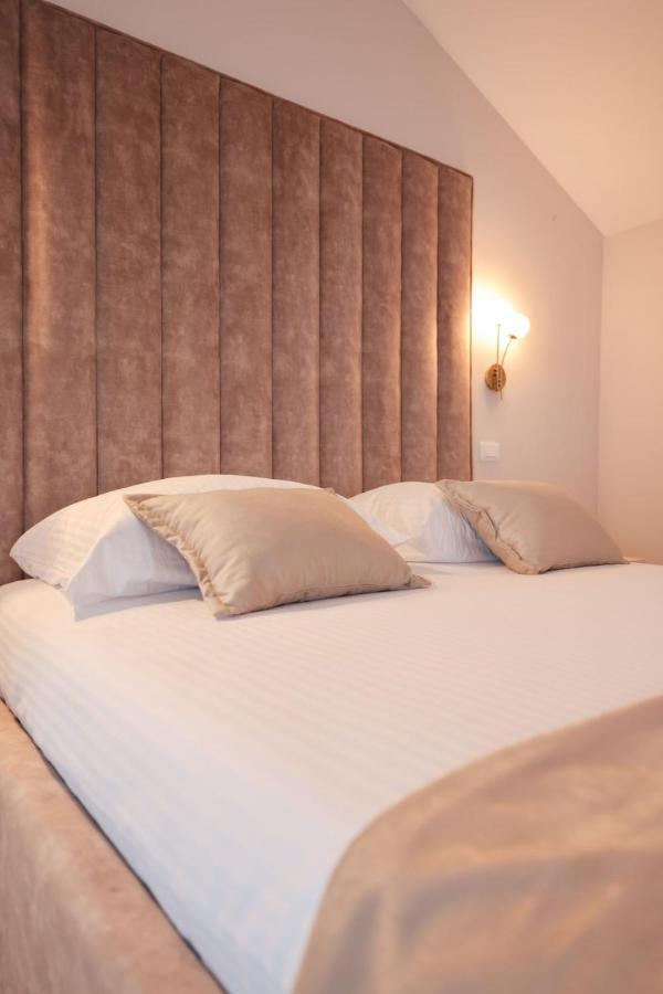 Castello Exclusive Rooms With Breakfast - By Ta Leut Agency Privlaka  Kültér fotó